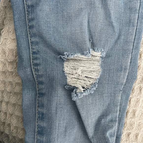 Levi’s 711 Skinny Jeans (mid-rise) - Picture 4 of 5